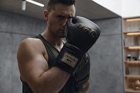 UFC Премиальные тренировочные перчатки на шнуровке